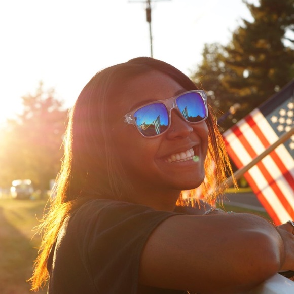 Meet your Posher, Ronyea - Picture 3 of 4