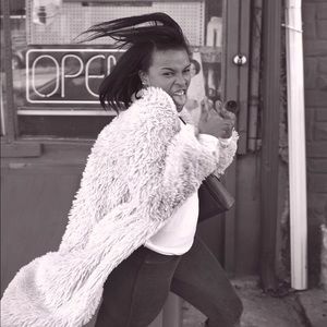 Meet your Posher, Ayana