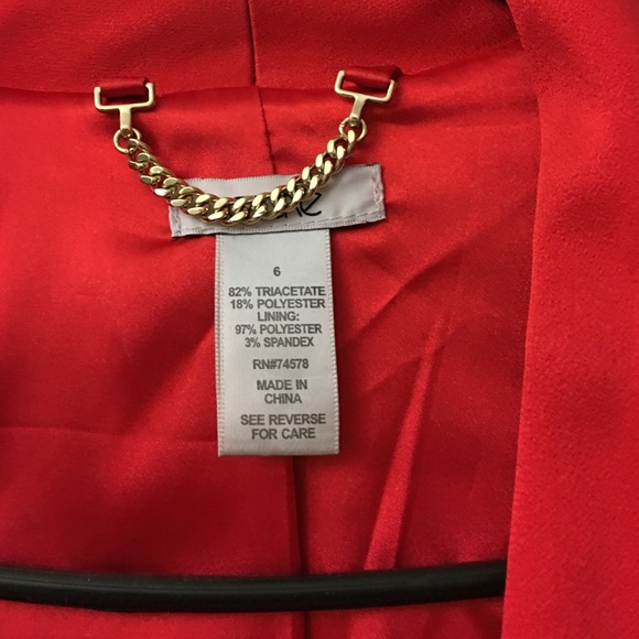 Cache Red jacket - Picture 2 of 4