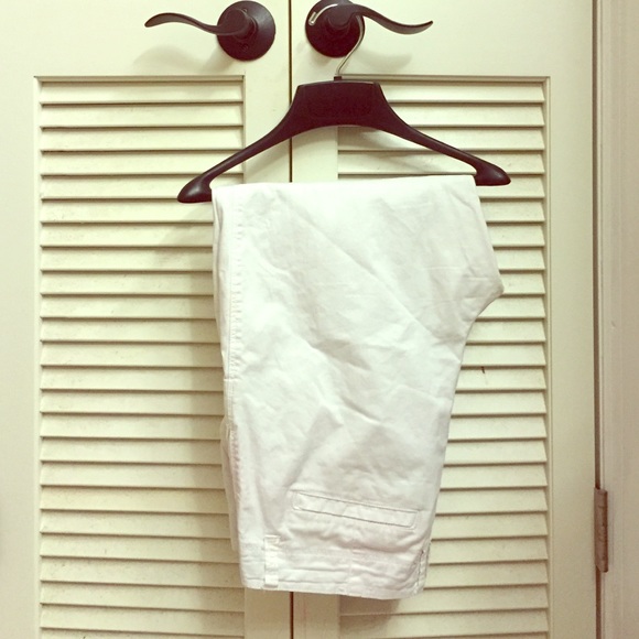 Women's Crown & Ivy white crop pants