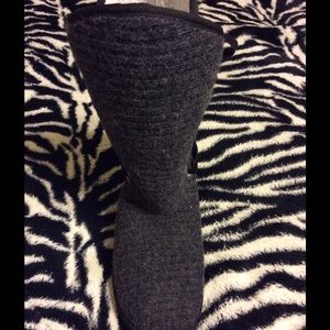 Gently used muk luks sweater boots