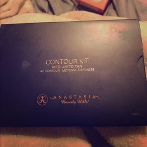 Anastasia Beverley Hills Contour Kit