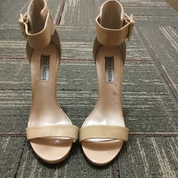 Steve Madden Shoes - Steve Madden ankle strap heels