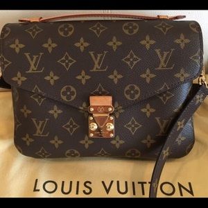 Louis Vuitton Pochette Metis Crossbody