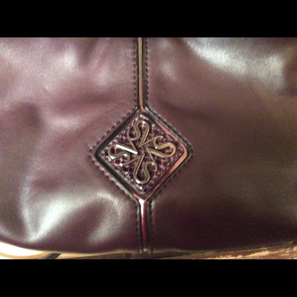Simply Vera Wang Purple Snake Skin Purse
