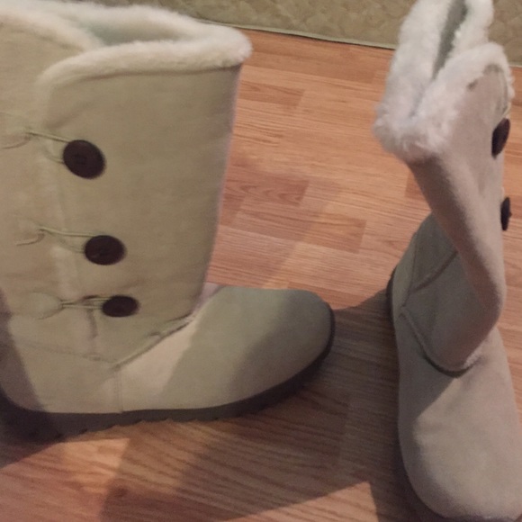 boots - Picture 1 of 1