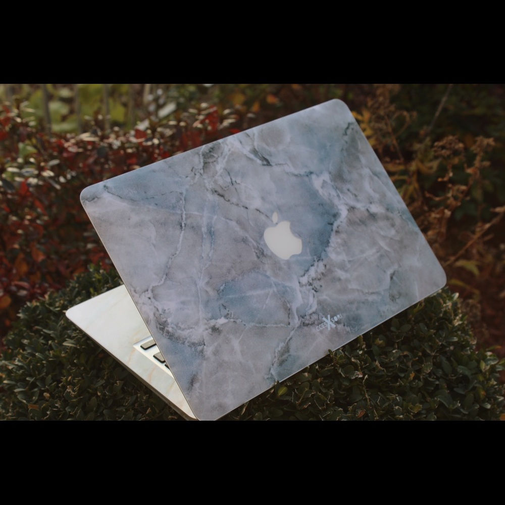 ⚡Blue Sky Marble MacBook Skin⚡ - Picture 2 of 2