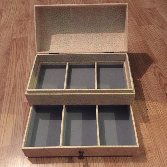 jewelry box - Picture 2 of 2