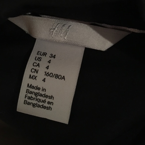 Flattering black button down - Picture 2 of 2