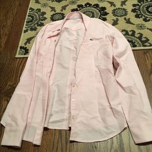 Stunning Vineyard Vines button down