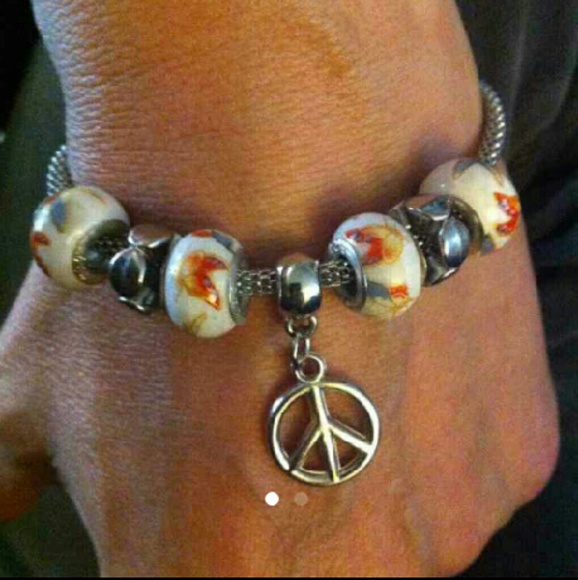 New ceramic beats bracelet with peace sign