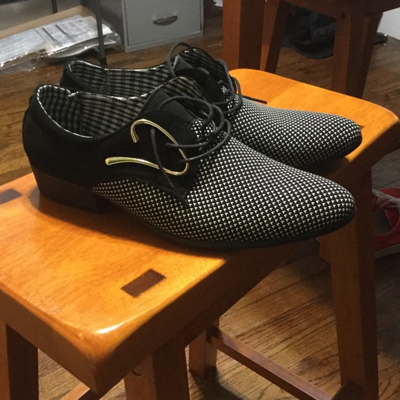 Size 9.5 Narrow Casual Shoes