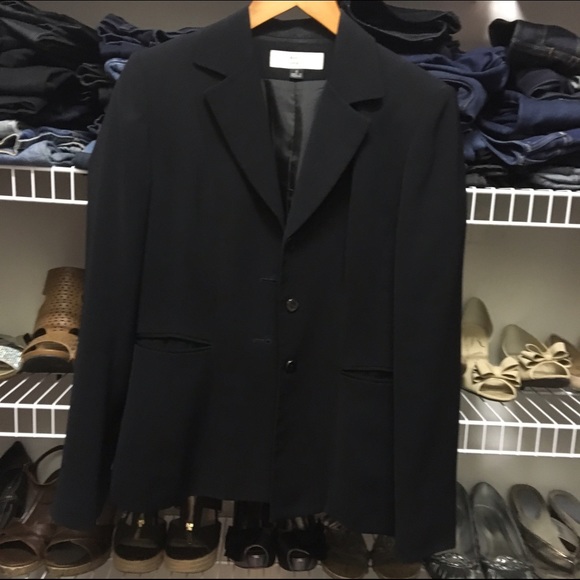 Tahari black blazer