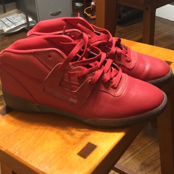 Size 9.5 Reebok Mids