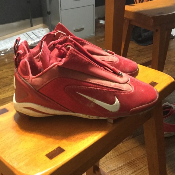 Size 9.5 Baseball Cleats