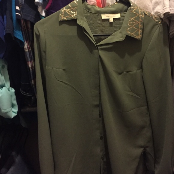 2 blouse's - Picture 3 of 4