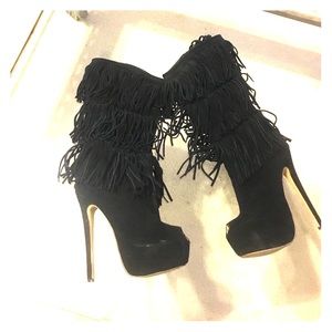 ✨Beautiful Black Fringe Boots✨