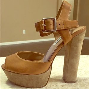 Steve Madden "Jiffy" Platform Pumps Size 7.5