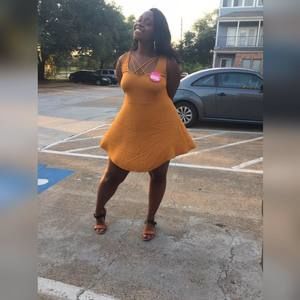 Meet your Posher, Danielle