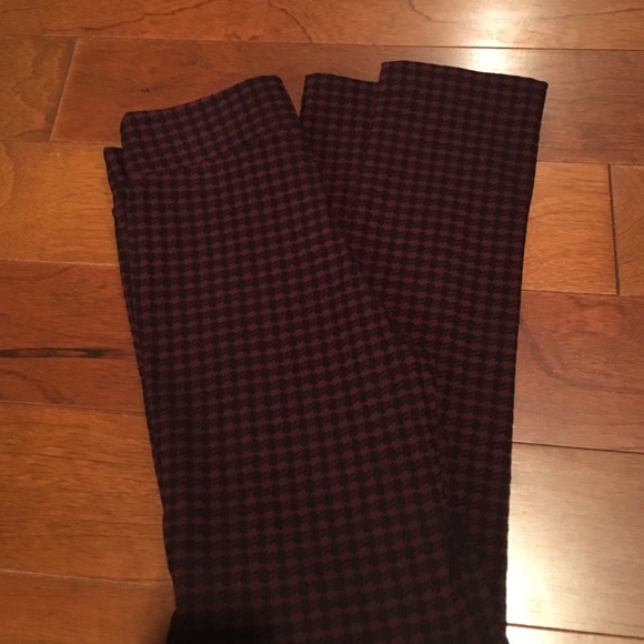 Stitch Fix Wine Houndstooth Fitted SLIMMING pants