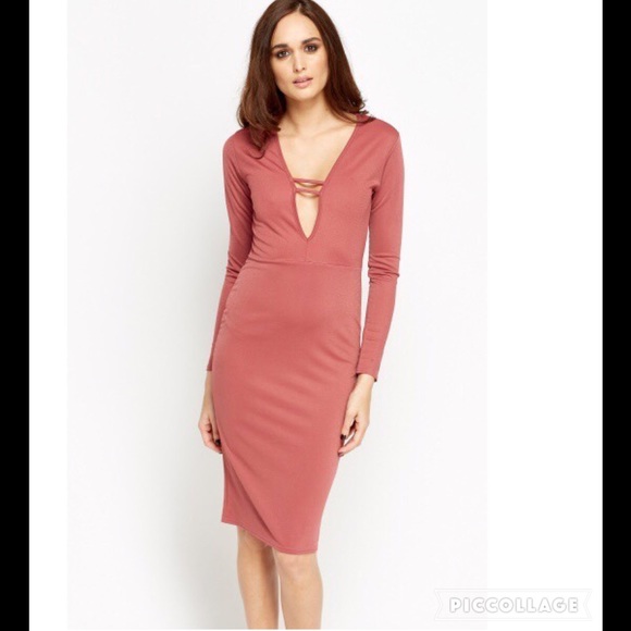 Dresses & Skirts - NWT Plunge Bodycon Dress Sz 4
