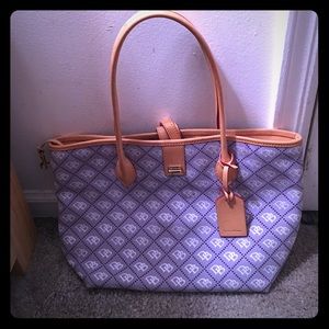 Dooney & Bourke Large Tote Bag