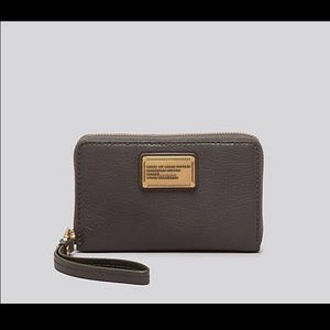 NWT🔅Marc by Marc Jacobs🔅 Q Mildred Wristlet