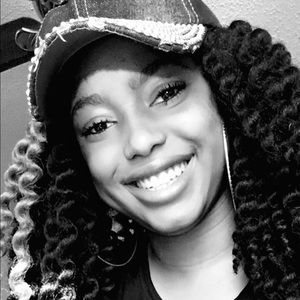 Meet your Posher, Adaeze