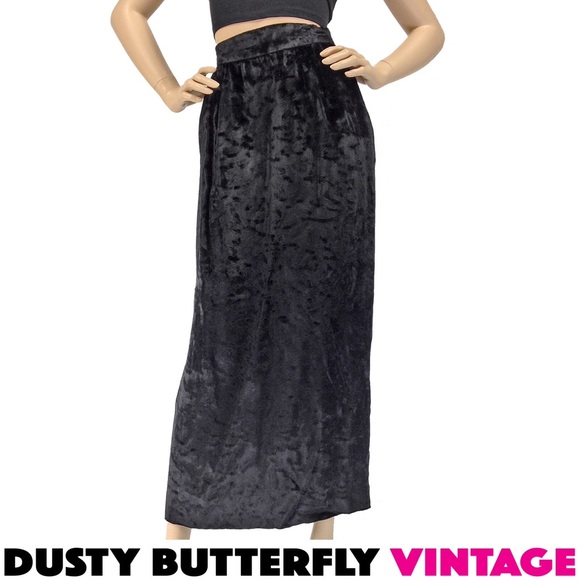 [SOLD]VINTAGE CHRISTIAN DIOR BLACK VELVET SKIRT De - Picture 1 of 4