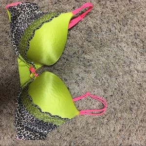 34C Victoria's Secret bra