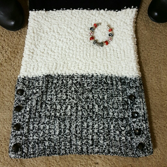 Dress - Picture 3 of 3