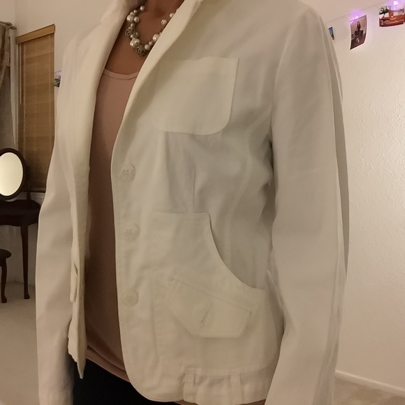 White Medium Blazer (Fits like a Size8) - Picture 2 of 4