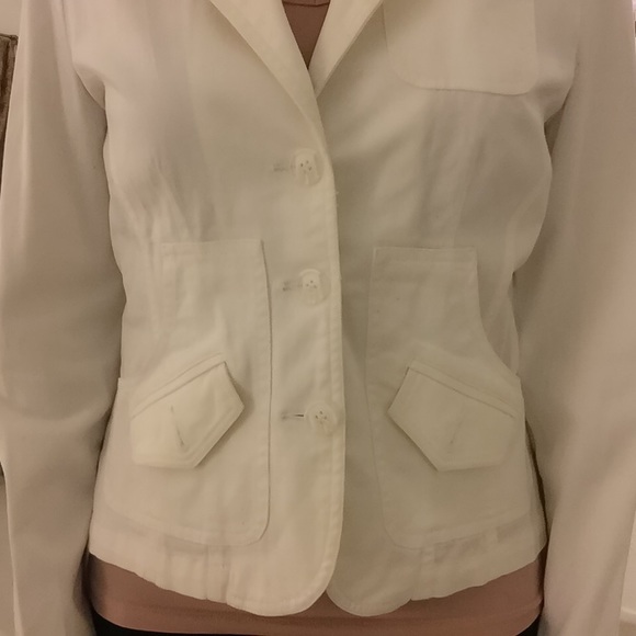 White Medium Blazer (Fits like a Size8) - Picture 3 of 4