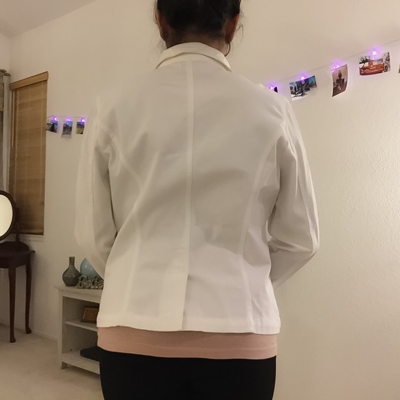 White Medium Blazer (Fits like a Size8) - Picture 4 of 4