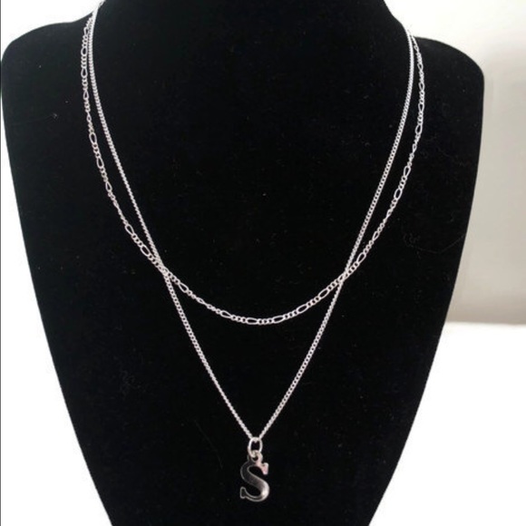 Letter necklace with choker