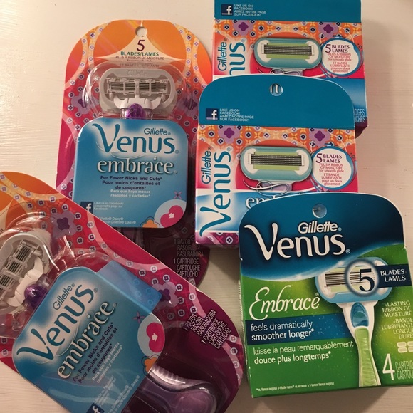 Venus Embrace razors and refills