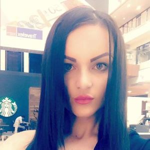 Meet your Posher, Elena