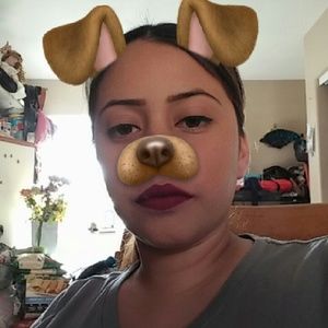 Meet your Posher, Elisa