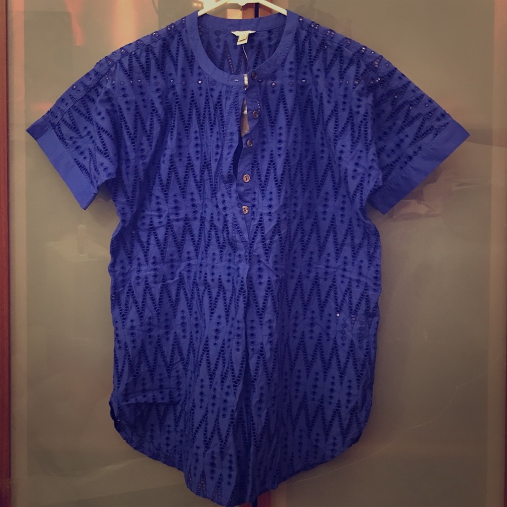 New w tags: Fun blue full cotton top!