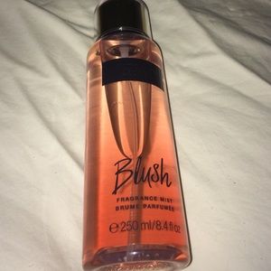 VS Blush fragrance mist