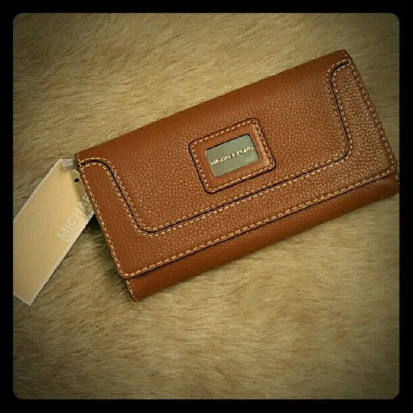 Michael kors wallet