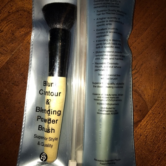 Essence of Beauty Contour & Blending Powder Brush