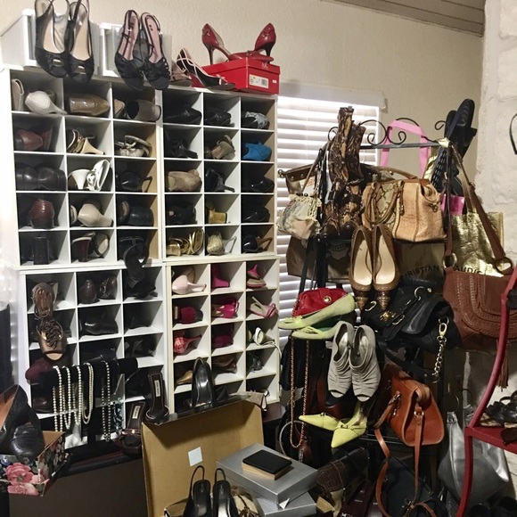 Meet your Posher, Joy - Picture 2 of 4