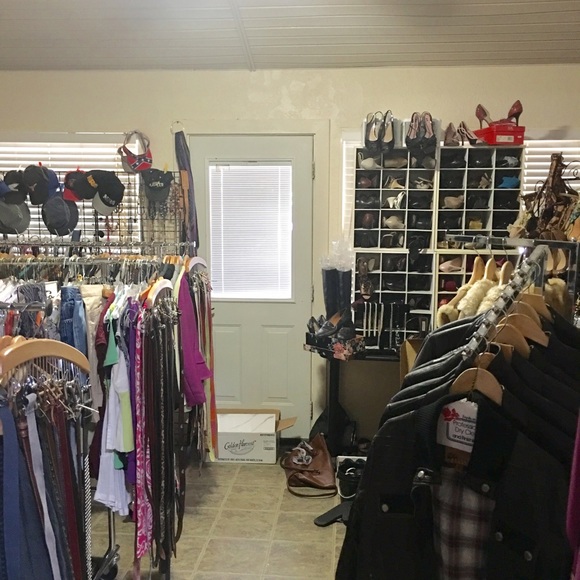 Meet your Posher, Joy - Picture 3 of 4