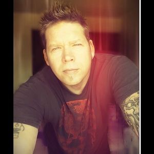 Meet your Posher, Derek