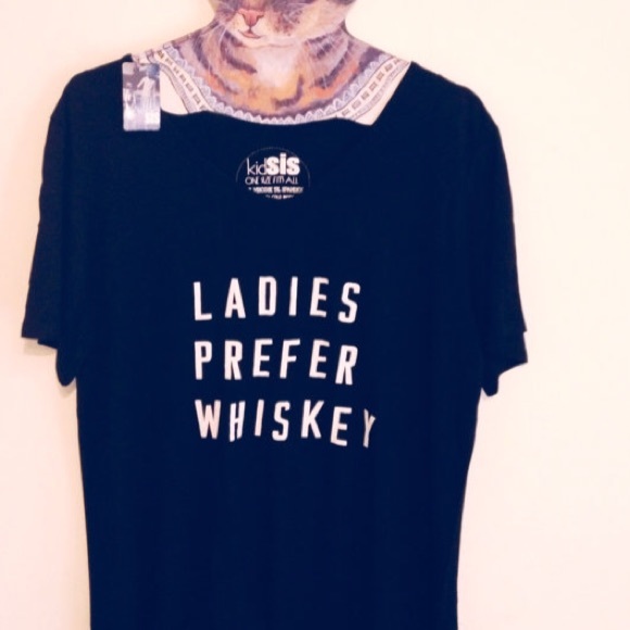 Ladies prefer whiskey oversized tee - Picture 2 of 3
