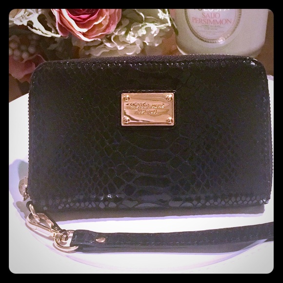 Black Michael Kors Snake Skin Wristlet