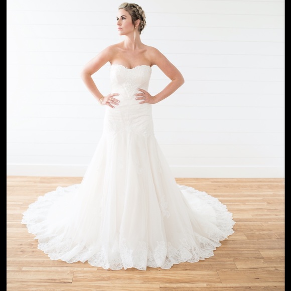 Piper: Sleeveless Mermaid Wedding Gown