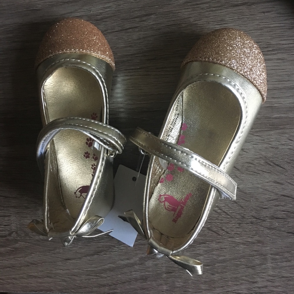 NEW WITH TAGS! Gold Glitter Toe Mary Janes