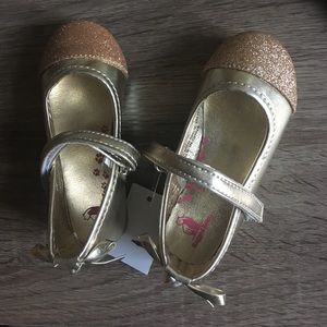 NEW WITH TAGS! Gold Glitter Toe Mary Janes
